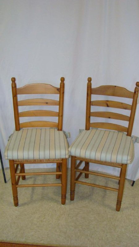 2 LADDER BACK VINTAGE CHAIRS (1 of 9)