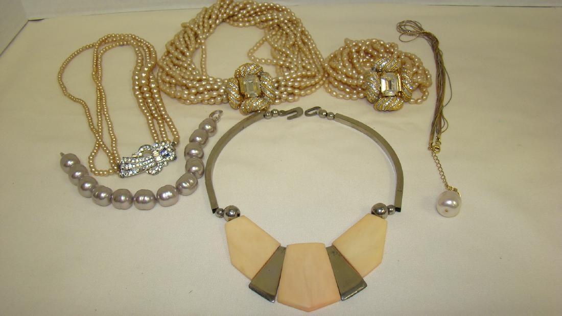 FAUX PEARL VINTAGE MULTI-STRAND NECKLACE AND MATCH (1 of 8)