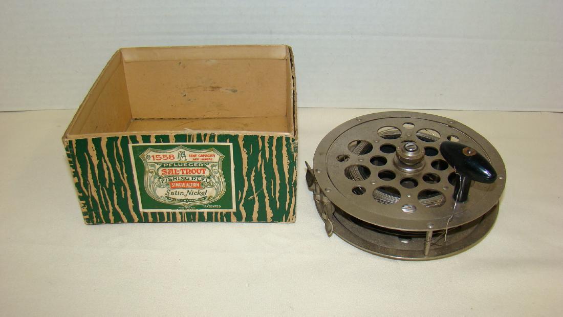 VINTAGE PFLUEGER SAL-TROUT FISHING REEL (1 of 8)
