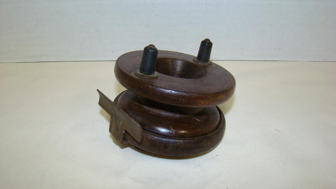 VERY OLD AND VINTAGE HAND MADE WOODEN FIHSING REEL (1 of 5)
