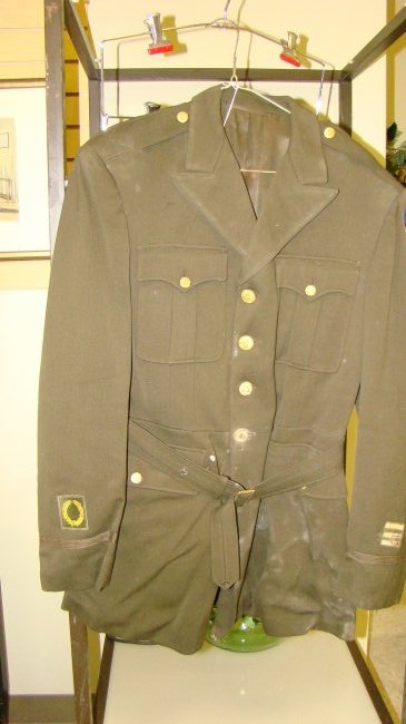 WWII US ARMY OFFICER JACKET- PACIFIC THEATER PATCH - (1 of 7)