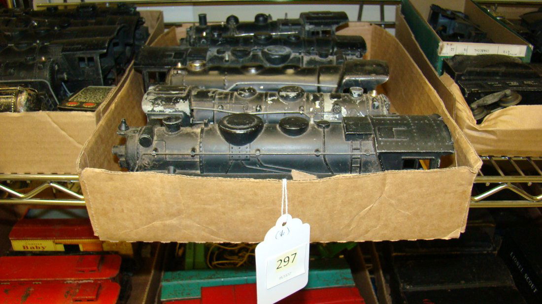 VARIOUS TRAIN ENGINES-LIONEL 666-999 (1 of 5)