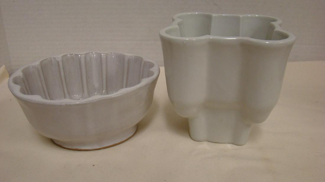 2 VINTAGE JELLO/JELLY MOLDS (1 of 5)