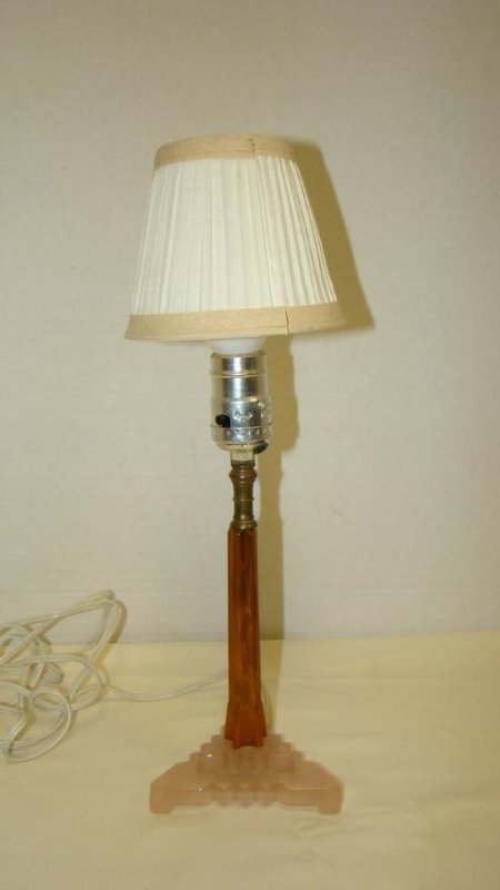 VINTAGE BAKELITE & DEPRESSION GLASS LAMP (1 of 4)
