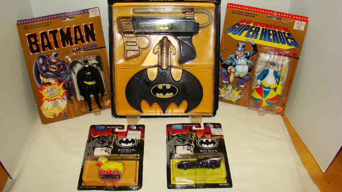 5 BATMAN FIGURINES & ACCESSORIES - NEW IN PACKAGES (1 of 8)