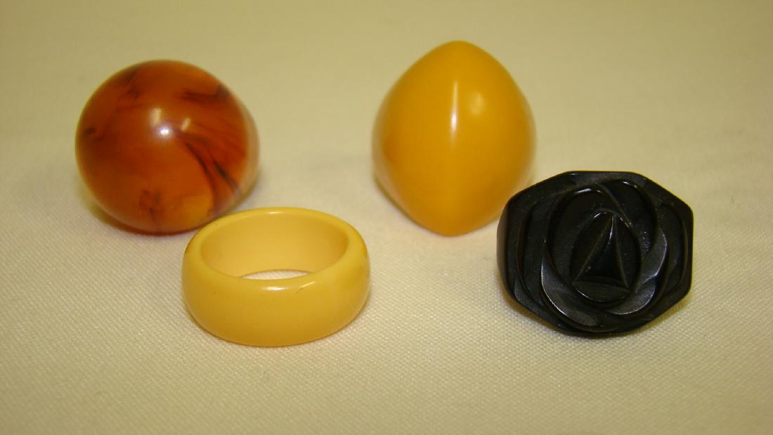 4 BEAUTIFUL VINTAGE BAKELITE RINGS (1 of 8)