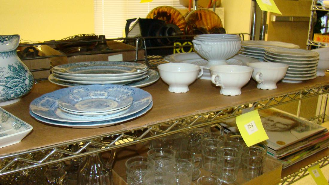 ANTIQUE AND VINTAGE COLLECTIBLE CHINA DISHES (1 of 3)