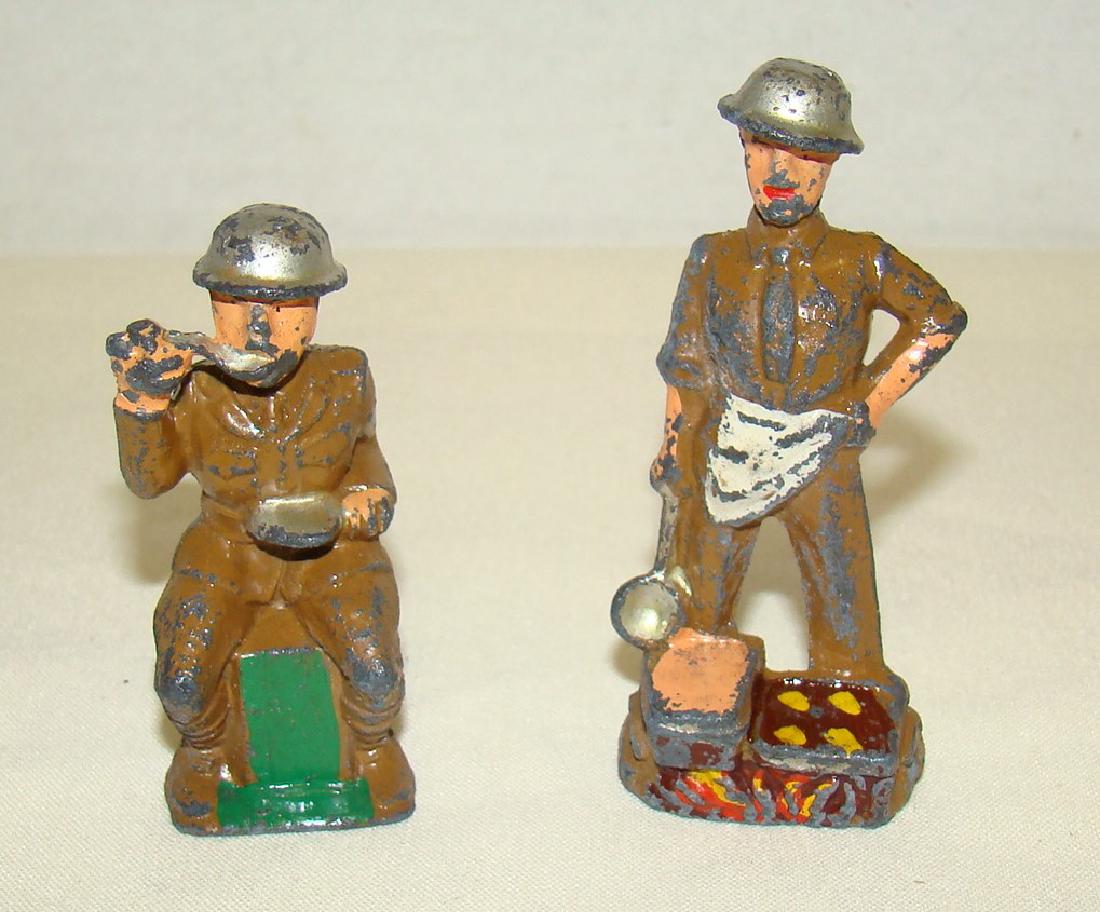 1930'S BARCLAY MANOIL LEAD SOLDIERS COOK'S HELPER: 1930'S BARCLAY MANOIL LEAD SOLDIERS COOK'S HELPER AND SOLDIER EATING-SOME PAINT LOSS-FAINT MARKING ON THE BOTTOM OF EACH-GREAT FOR COLLECTORS