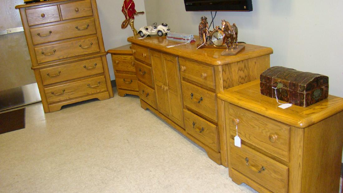 4 PIECE STANLEY BEDROOM SET (1 of 7)