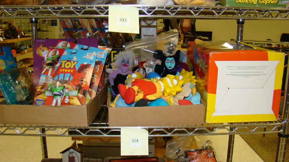 HOMER SIMPSON DANCING DOLL AND MORE TOYS (1 of 5)