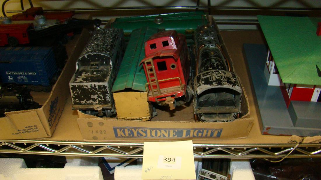 AMERICAN FLYER  LOCOMOTIVE &  TIN  ROLLING CARS (1 of 6)