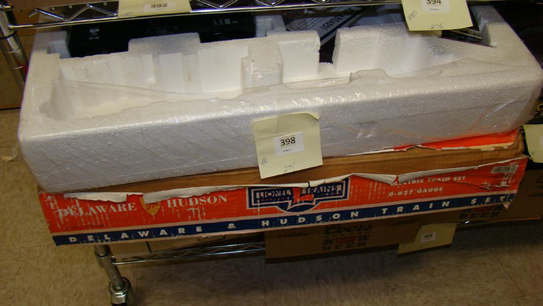 LIONEL DELAWARE HUDSON TRAIN SET (1 of 2)