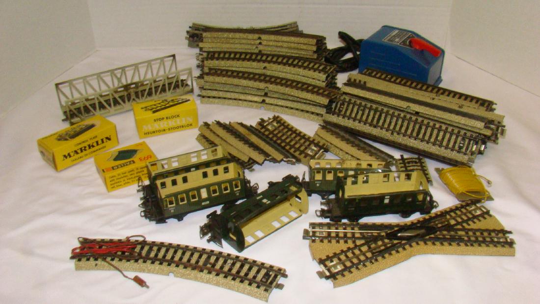 MARKLIN TRACK, CARS  AND ACCESSORIES (1 of 6)