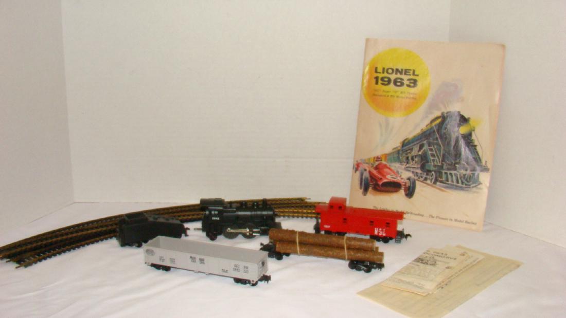 LIONEL TRAIN SET - ENGINE 0642 (1 of 9)