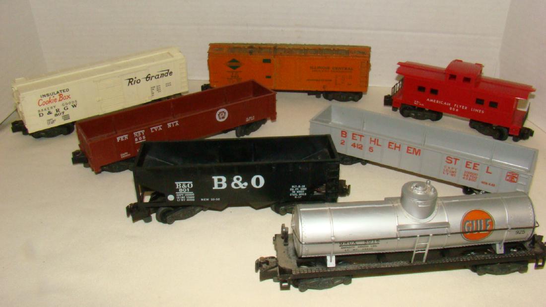 AMERICAN FLYER TRAIN CARS (1 of 7)