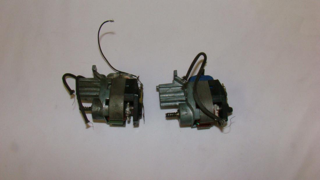 2 NEW OLD STOCK LIONEL O-SCALE TRAIN MOTORS: 2 NEW OLD STOCK LIONEL O-SCALE TRAIN MOTORS