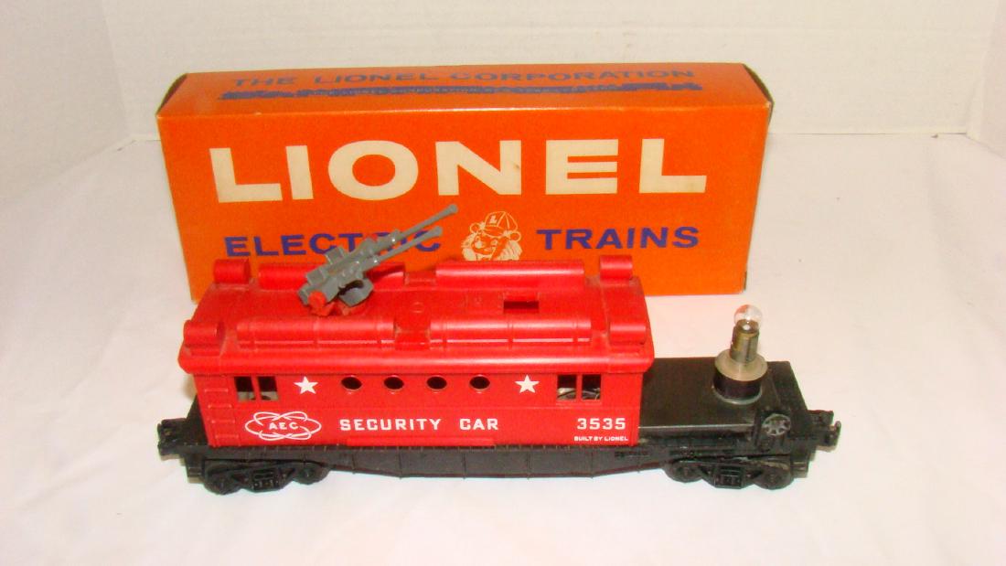 LIONEL SECURITY CAR WITH ROTATING SEARCHLIGHT IN O (1 of 6)