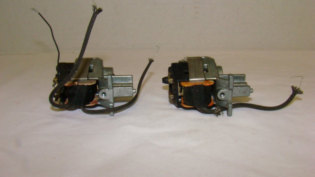 2 LIONEL TRAIN MOTORS - O SCALE - NEW OLD STOCK: 2 LIONEL TRAIN MOTORS - O SCALE - NEW OLD STOCK