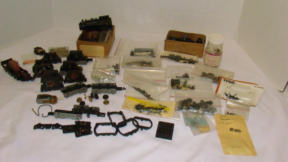 LIONEL-TYCO-BACHMANN-MANTUA PARTS & ACCESSORIES (1 of 7)