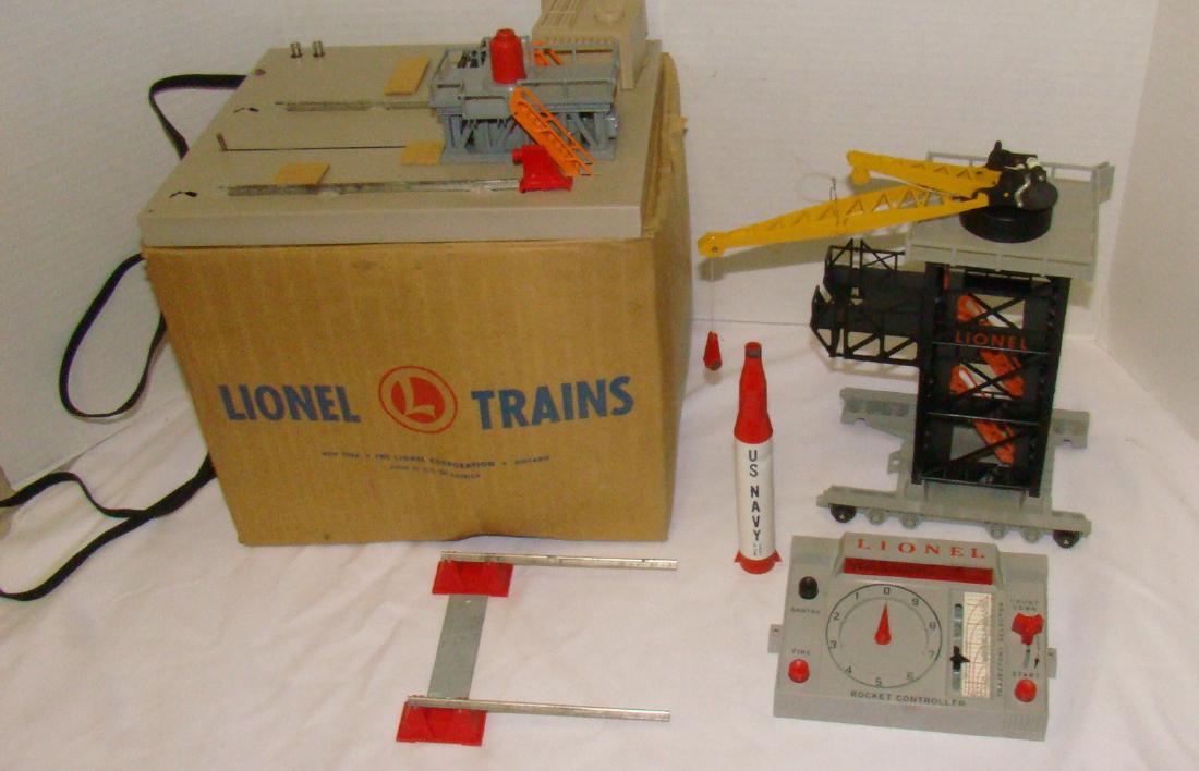 LIONEL ROCKET LAUNCHER NO 175 WITH ORIGINAL BOX (1 of 9)