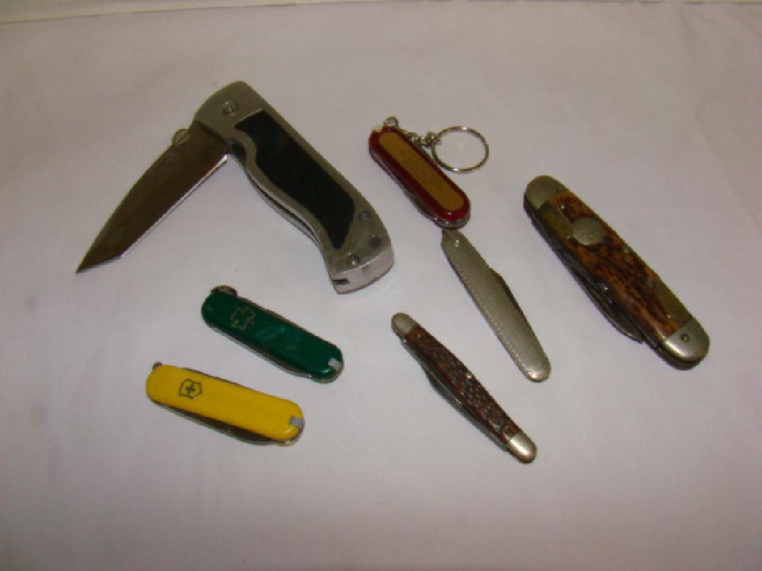 7 POCKET KNIVES (1 of 5)