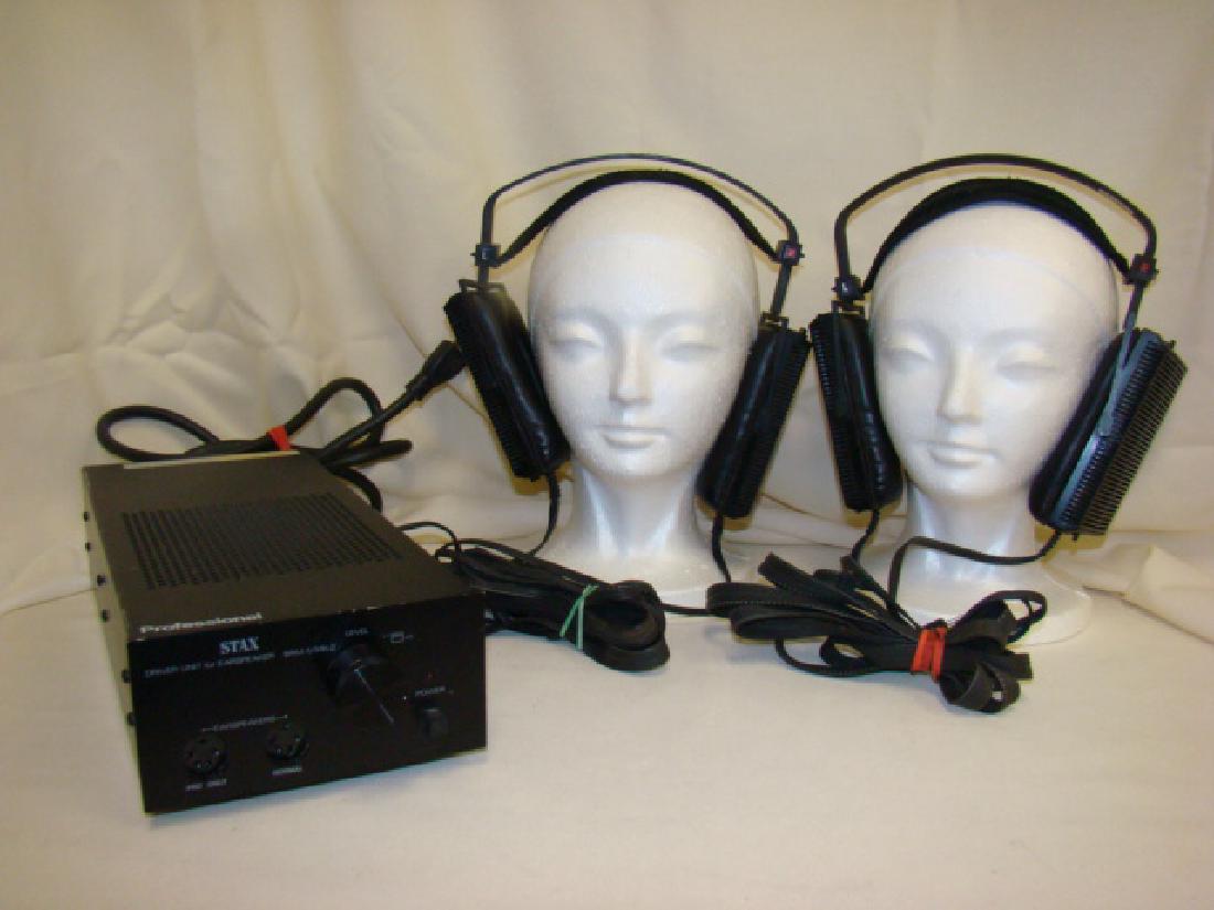 VINTAGE STAX SRM-1/MK-2 PRO WITH 2 PAIRS OF SR EAR: VINTAGE STAX SRM-1/MK-2 PRO WITH 2 PAIRS OF SR EAR SPEAKERS- PROFESSIONAL AMPLIFIER- POWERS ON WORKS- EAR SPEAKERS SHOW AGE.
