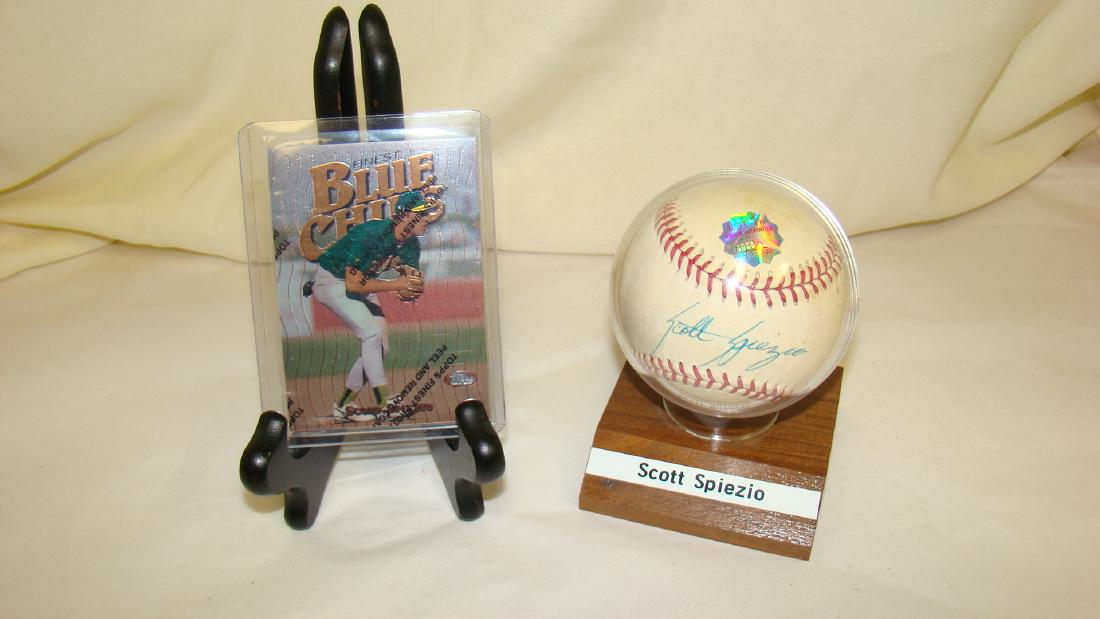 SCOTT SPIEZIO SIGNED BASEBAL & BLUE CHIPS CARD (1 of 7)