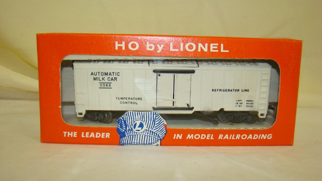 LIONEL HO 0366 OPERATING MILK CAR NIB (1 of 3)