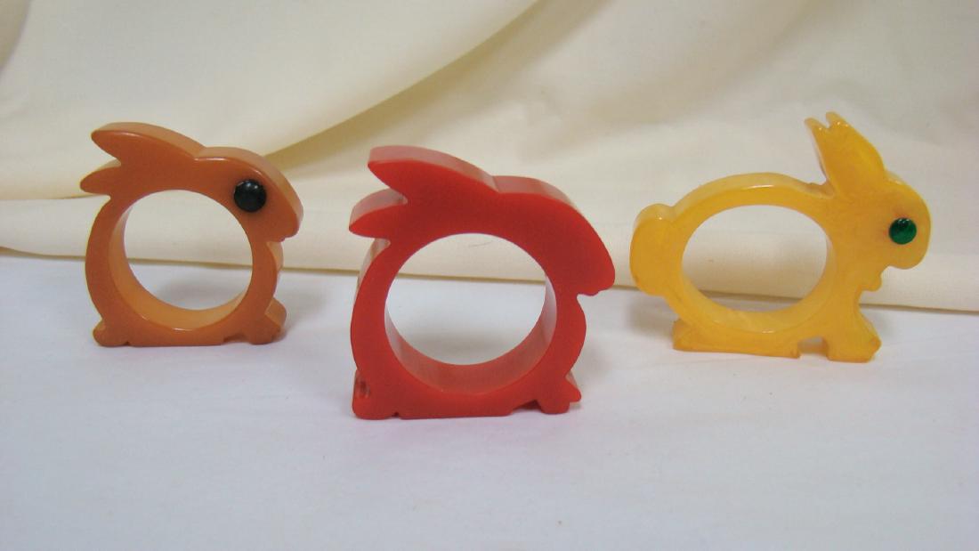 3 BAKELITE RABBIT NAPKIN RINGS - 2 WITH EYES (1 of 4)