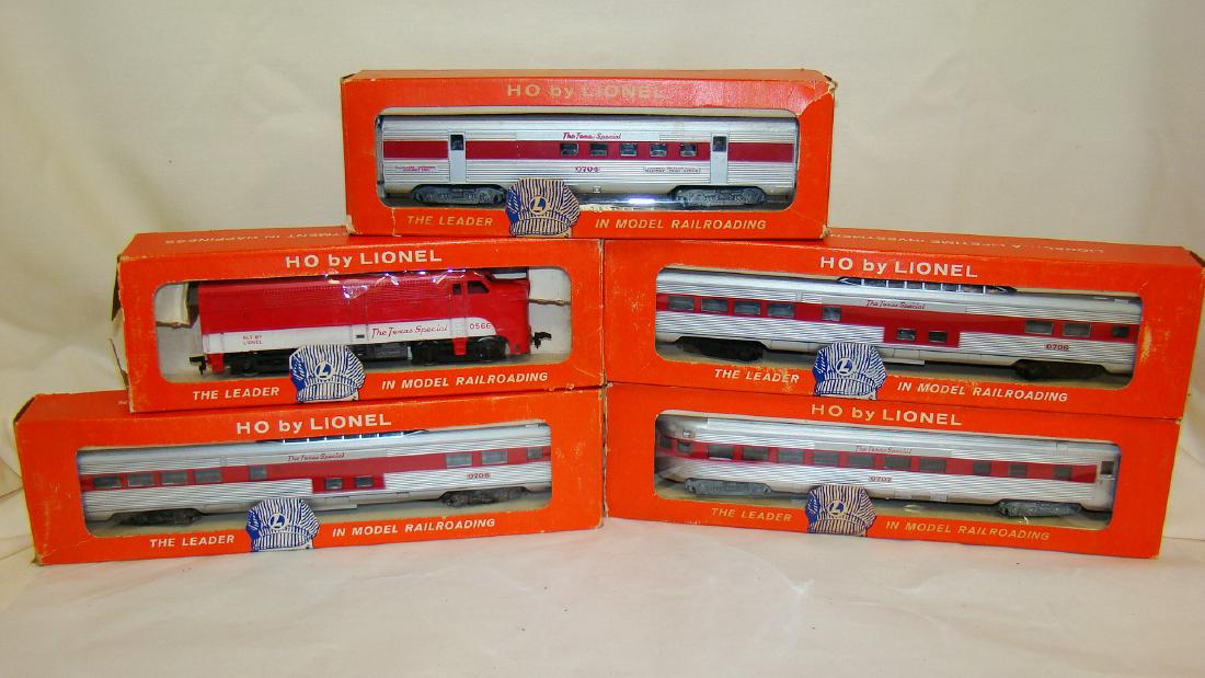LIONEL HO - TEXAS SPECIAL LOCO & PASSENGER SET - O (1 of 9)