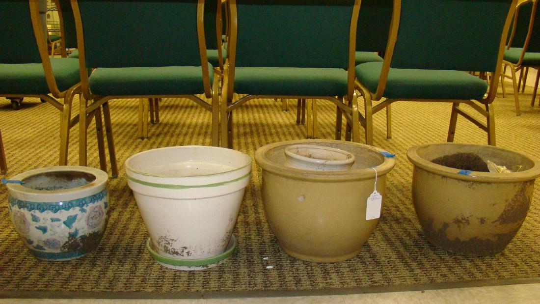 5 CERAMIC PLANTERS & HEDGEHOG SHOE CLEANER (1 of 1)