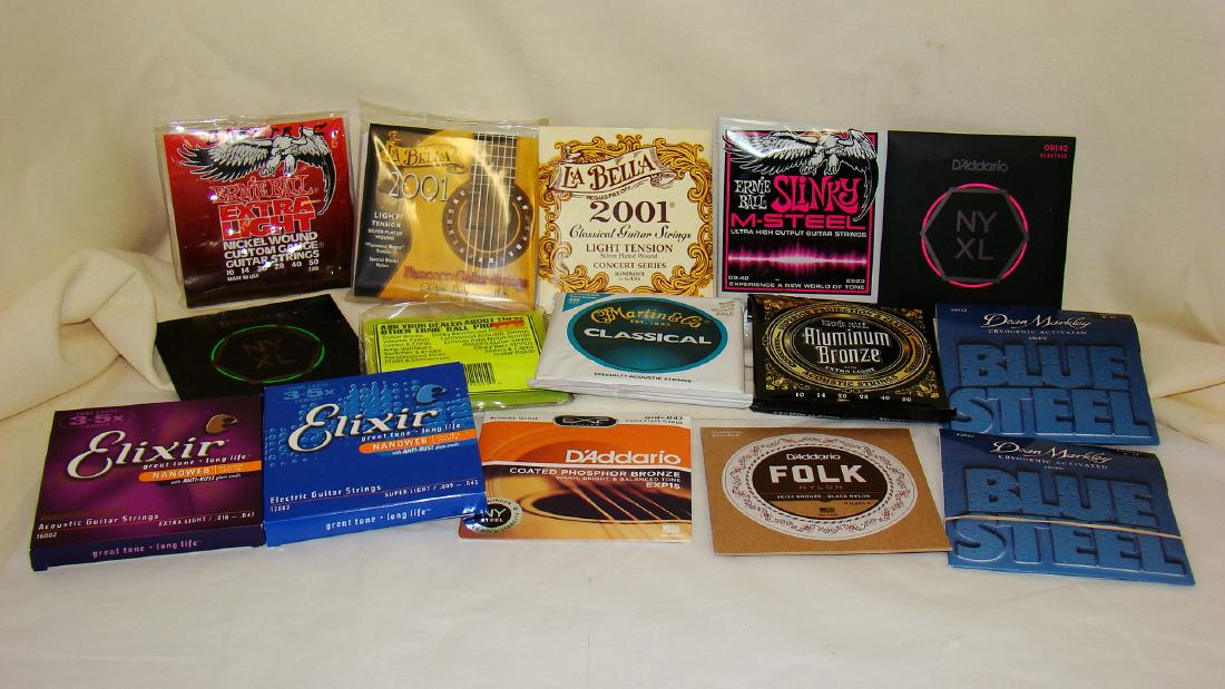 VARIETY OF ELECTRIC & ACOUSTIC GUITAR STRINGS NIP: VARIETY OF ELECTRIC & ACOUSTIC GUITAR STRINGS NIP - DEAN MARKLEY - DADDARIO - EARNIE BALL - ELIXIR - LA BELLA - MARTIN & CO & MORE