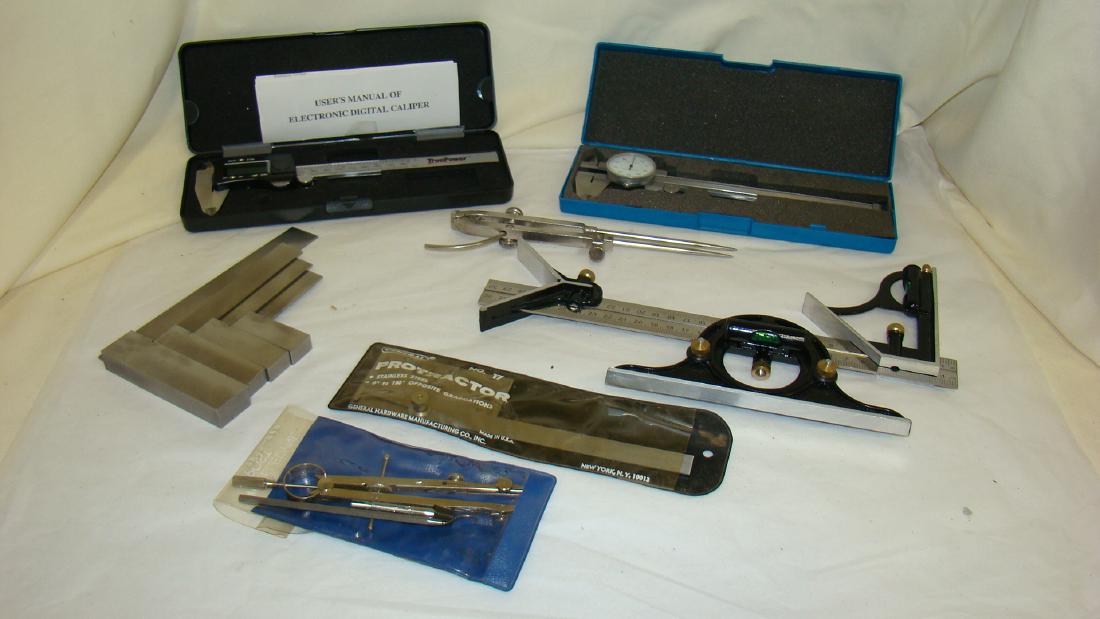 BOX OF VARIOUS MEASURING TOOLS: BOX OF VARIOUS MEASURING TOOLS - TRUE POWER ELECTRONIC DIGITAL CALIPER IN CASE - VERNIER CALIPER IN CASE NO. QD 239953BGENERAL NO. 17 PROTRACTOR - AND OTHER VARIOUS MEASURING TOOLS