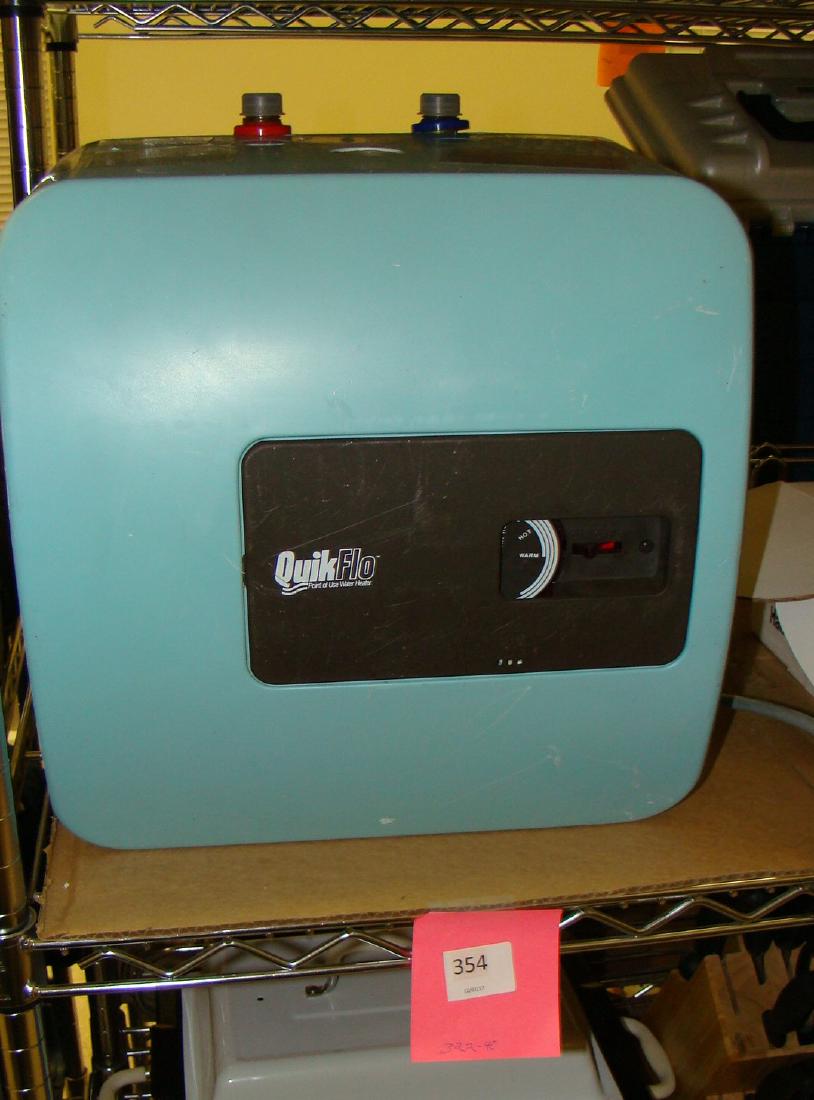QUICK FLO RV POINT OF USE WATER HEATER: VINTAGE QUICK FLO RV POINT OF USE WATER HEATER-UNKNOWN WORKING ORDER