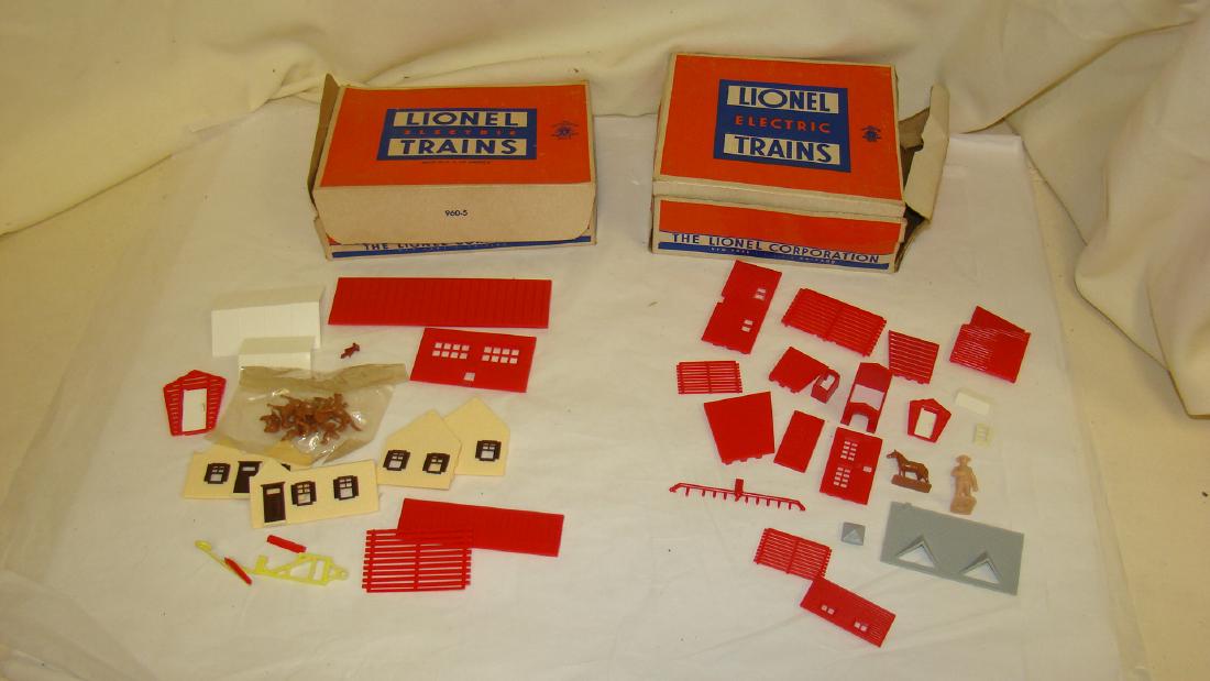 LIONEL TRAINS FARM SET 0421 & BARNYARD SET 960 (1 of 6)