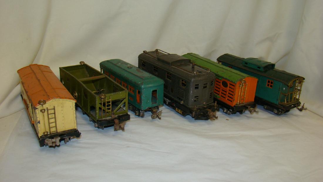 6 PRE-WAR LIONEL TRAIN CARS - VERY USED CONDITION (1 of 6)