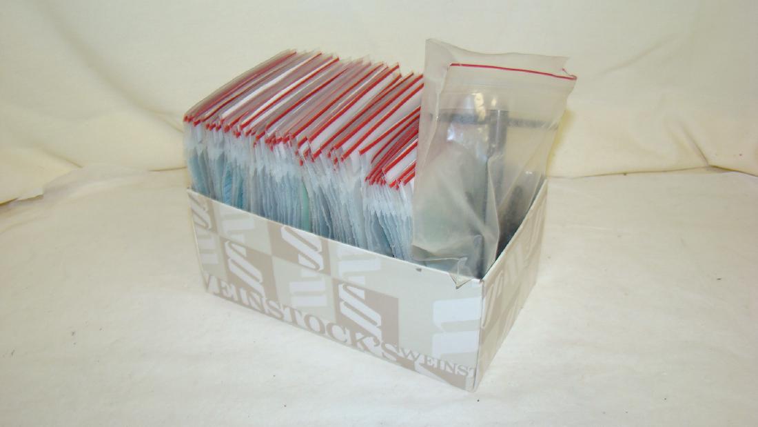 APPROX 50 BAGS OF VARIOUS LIONEL TRAIN PARTS AND H (1 of 10)