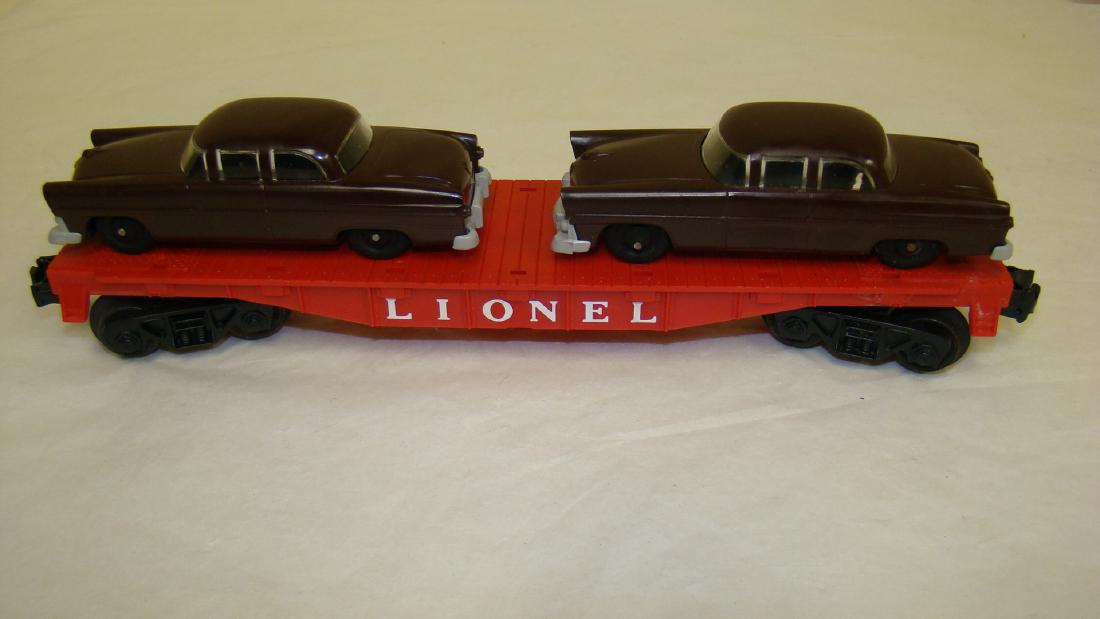 LIONEL 6511-2 FLAT CAR CARRYING  2 BROWN AUTOMOBILE (1 of 6)
