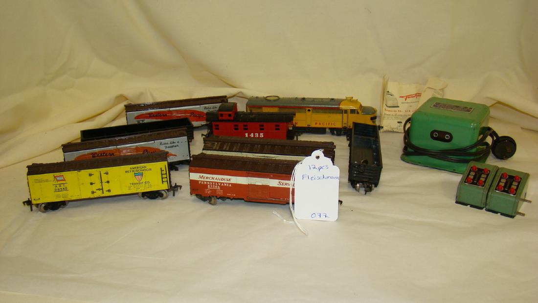 12 PC. USED FLEISCHMANN TRAIN SET (1 of 10)