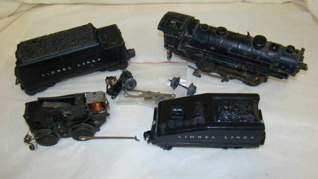 VINTAGE LIONEL ENGINES AND TENDERS AND PARTS