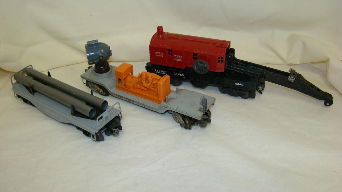 LIONEL 3520 SEARCHLIGHT - 6560 CRANE AND A CARRIER (1 of 9)