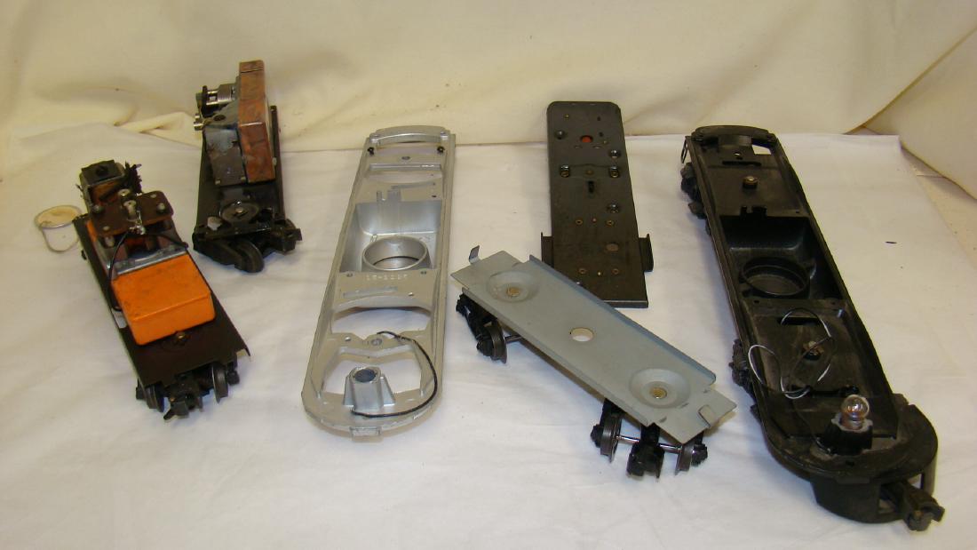 VARIOUS LIONEL CHASSIS & MOTORS (1 of 10)