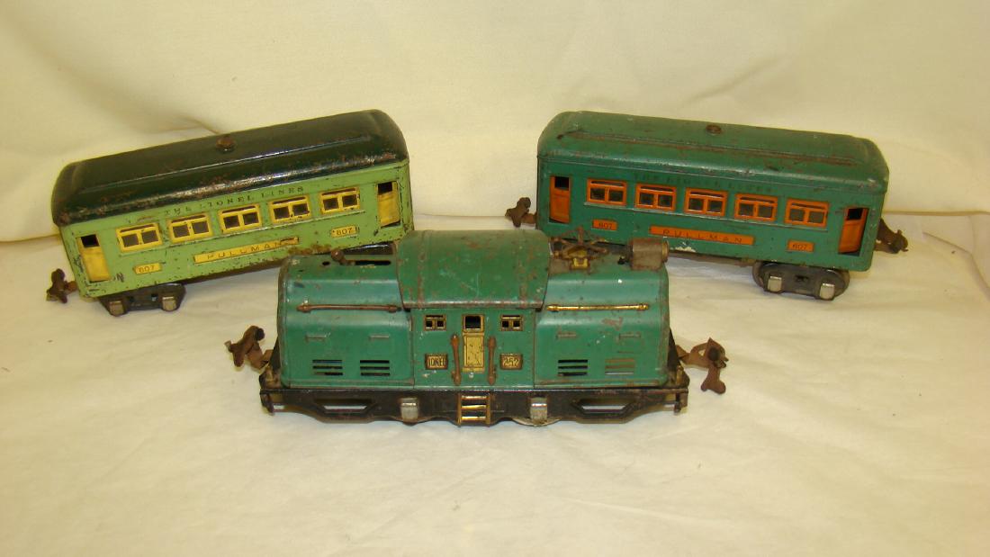 PREWAR LIONEL 252 ENGINE - 607 PULLMAN AND 607 OB (1 of 8)