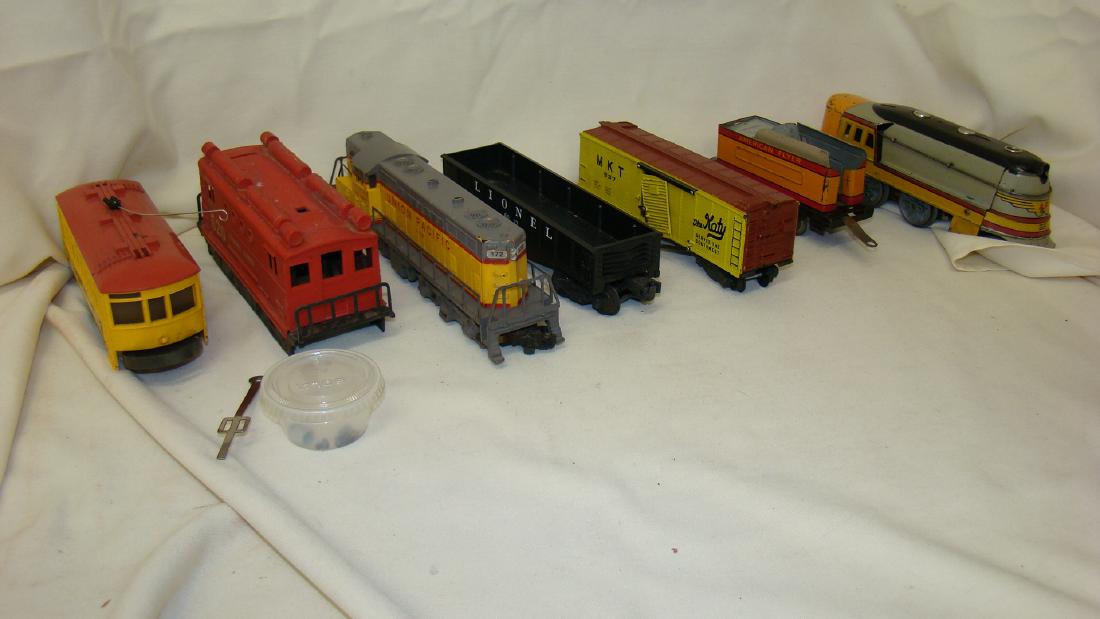 LIONEL & AMERICAN FLYER LOCOMOTIVES & MORE (1 of 7)