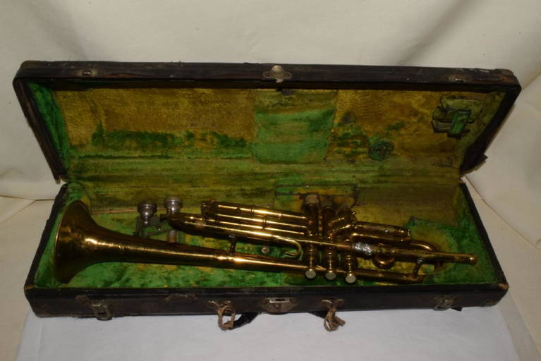 VINTAGE CONN TRUMPET IN CASE Jan 27, 2018 Lemar Auctions and Estate