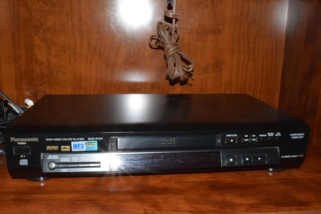 PANASONIC DVD PLAYER: PANASONIC DVD PLAYER - DVD-VIDEO CD - CD PLAYER MP3 PLAYBACK - SERIAL NO VA1EA008744