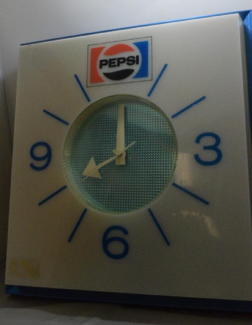 VINTAGE PEPSI ELECTRIC WALL CLOCK - NOT WORKING: VINTAGE ELECTRIC PEPSI WALL CLOCK - NOT WORKING - PROBABLY AN EASY FIX - 16'' x 15'' - CRACK ON CLEAR PLASTIC CENTER - FUN PIECE