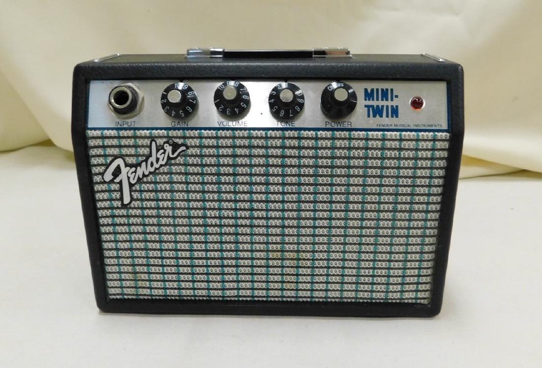 FENDER MINI TWIN AMP (1 of 4)