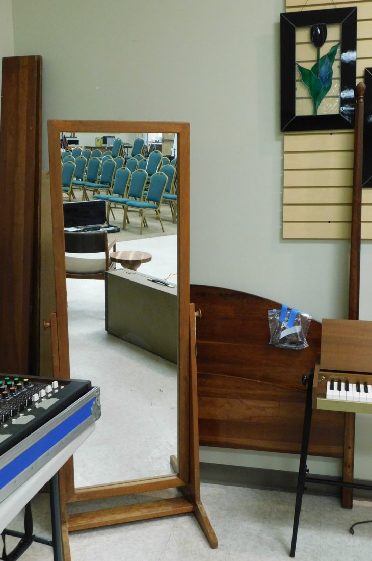 MID CENTURY MIRROR AND CONTEMP BED (1 of 4)