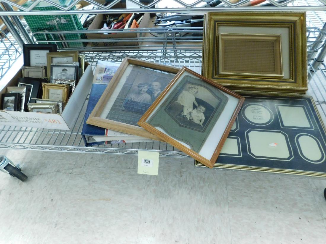 FRAMED VINTAGE BLACK & WHITE FAMILY PHOTOS & SELEC (1 of 4)